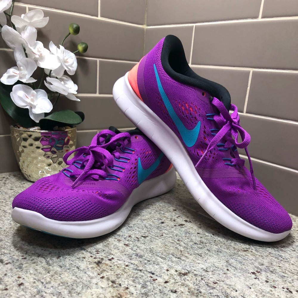 Nike Women’s Free Rn Sz 7 # 831509-500 Light Use